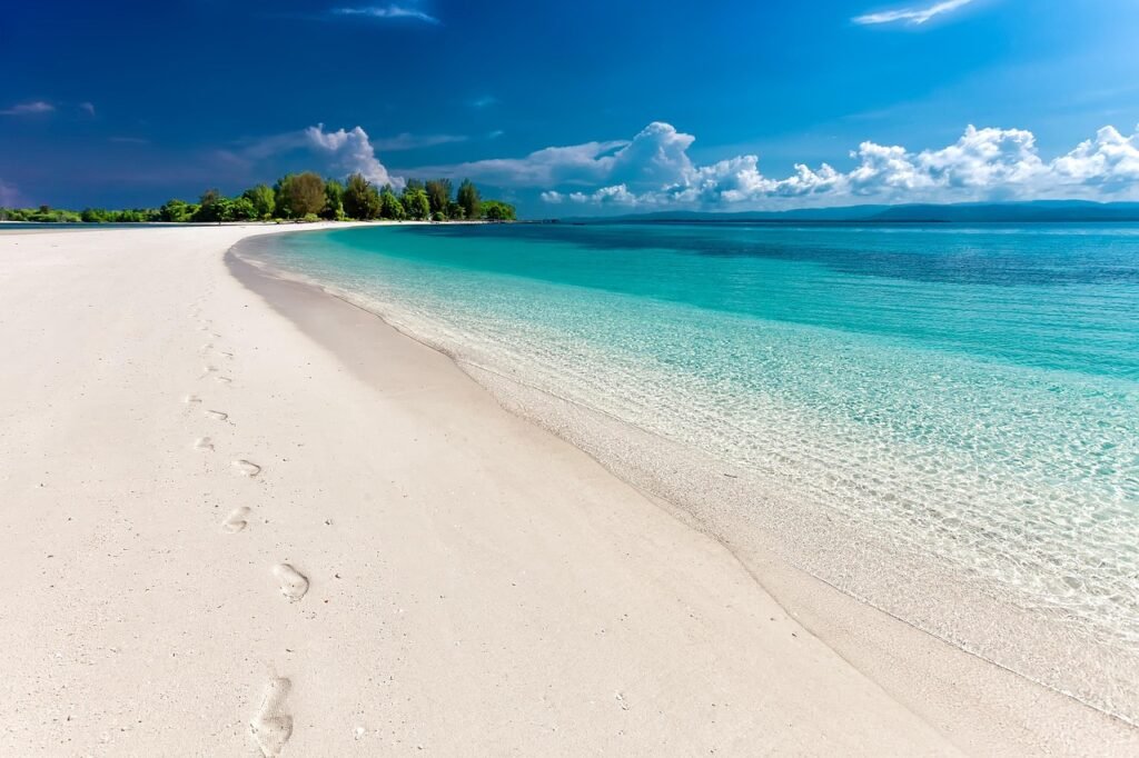beach, sea, footprints, sand, sandy beach, seashore, shore, coast, coastline, shoreline, tropical island, landscape, tropical, white sand beach, travel, nature, indonesia